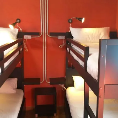 O Hostel